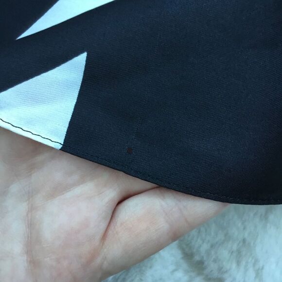 Kate Spade 100% Silk Square Scarf 34 x 34 No Peeking Bow Gift Print – Bl… - Picture 12 of 12